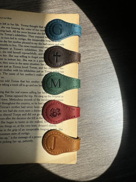 TimelessMark - LAST DAY SALE 75% OFF - Personalized Magnetic Leather Bookmark