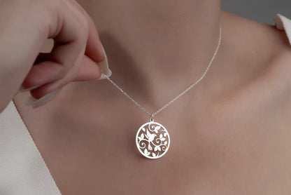 Collier colibri en argent sterling, bijoux d’oiseaux délicats, cadeau pour elle, colibri parmi les fleurs, pendentif amoureux des oiseaux, cadeau pour maman