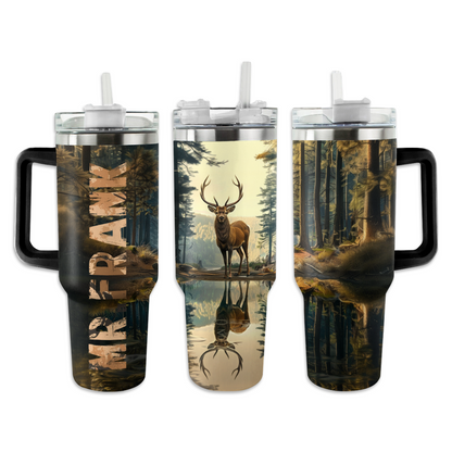 Gobelet personnalisé brillant de 40 oz, amoureux de la chasse, Buck/cerf avec reflet dans un lac