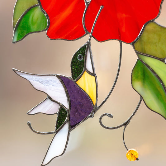 FLYING TO THE RED FLOWER HUMMINGBIRD PICTURE OF BIRD