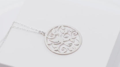 Collier colibri en argent sterling, bijoux d’oiseaux délicats, cadeau pour elle, colibri parmi les fleurs, pendentif amoureux des oiseaux, cadeau pour maman