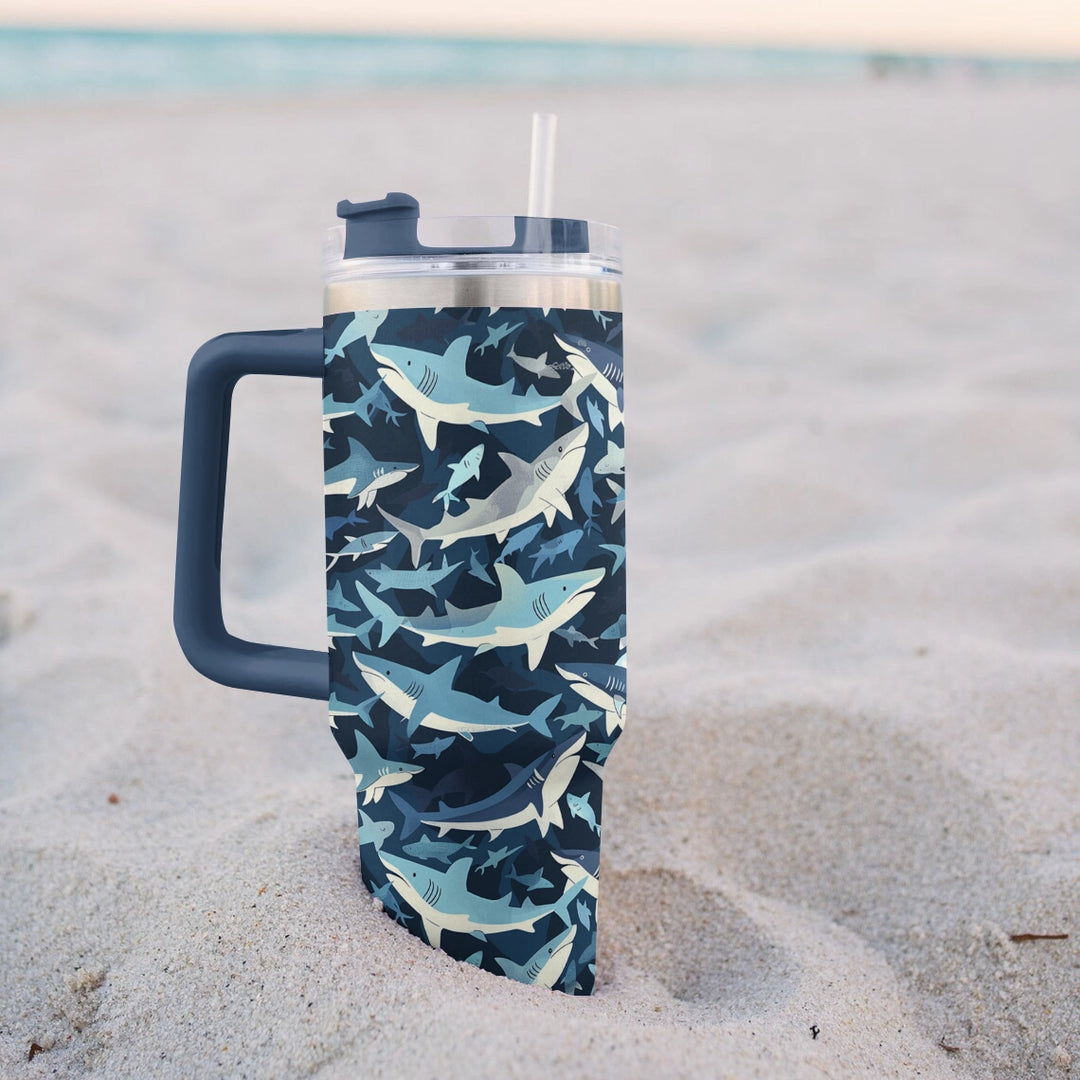 40 Oz glänzender Becher Shark Ocean Prowler