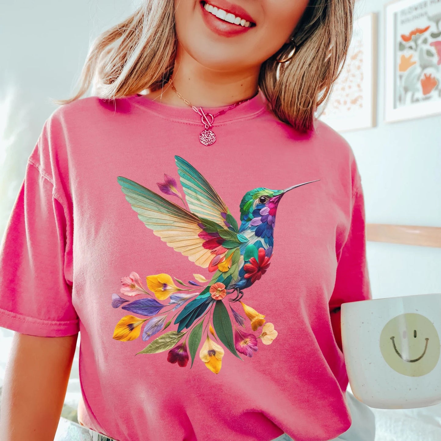 Florales Kolibri Shirt, Tierliebhaber T-Shirt, Vogel T-Shirts, trendiges T-Shirt, Geschenk für Sie, Vogelliebhaber T-Shirt, Frühlingsvögel, Blumen Shirt