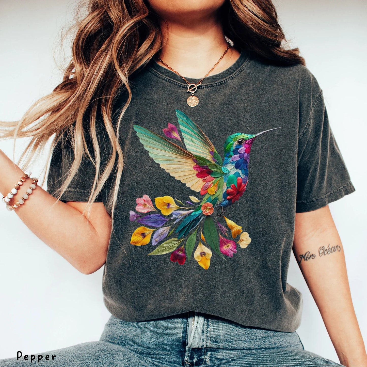 Florales Kolibri Shirt, Tierliebhaber T-Shirt, Vogel T-Shirts, trendiges T-Shirt, Geschenk für Sie, Vogelliebhaber T-Shirt, Frühlingsvögel, Blumen Shirt