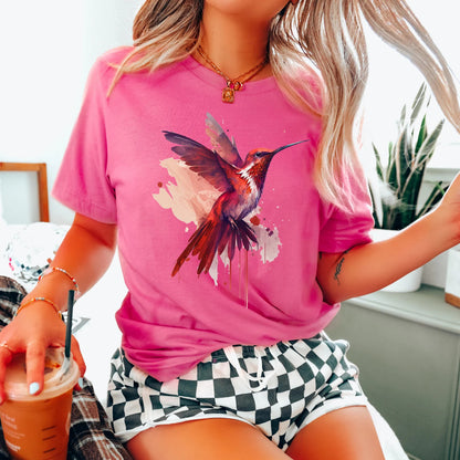 Chemise vibrante de colibri | Tee-shirt graphique aquarelle | TShirt animal artistique surdimensionné | Cadeau inspiré de la nature pour elle | Haut d’observation des oiseaux unique