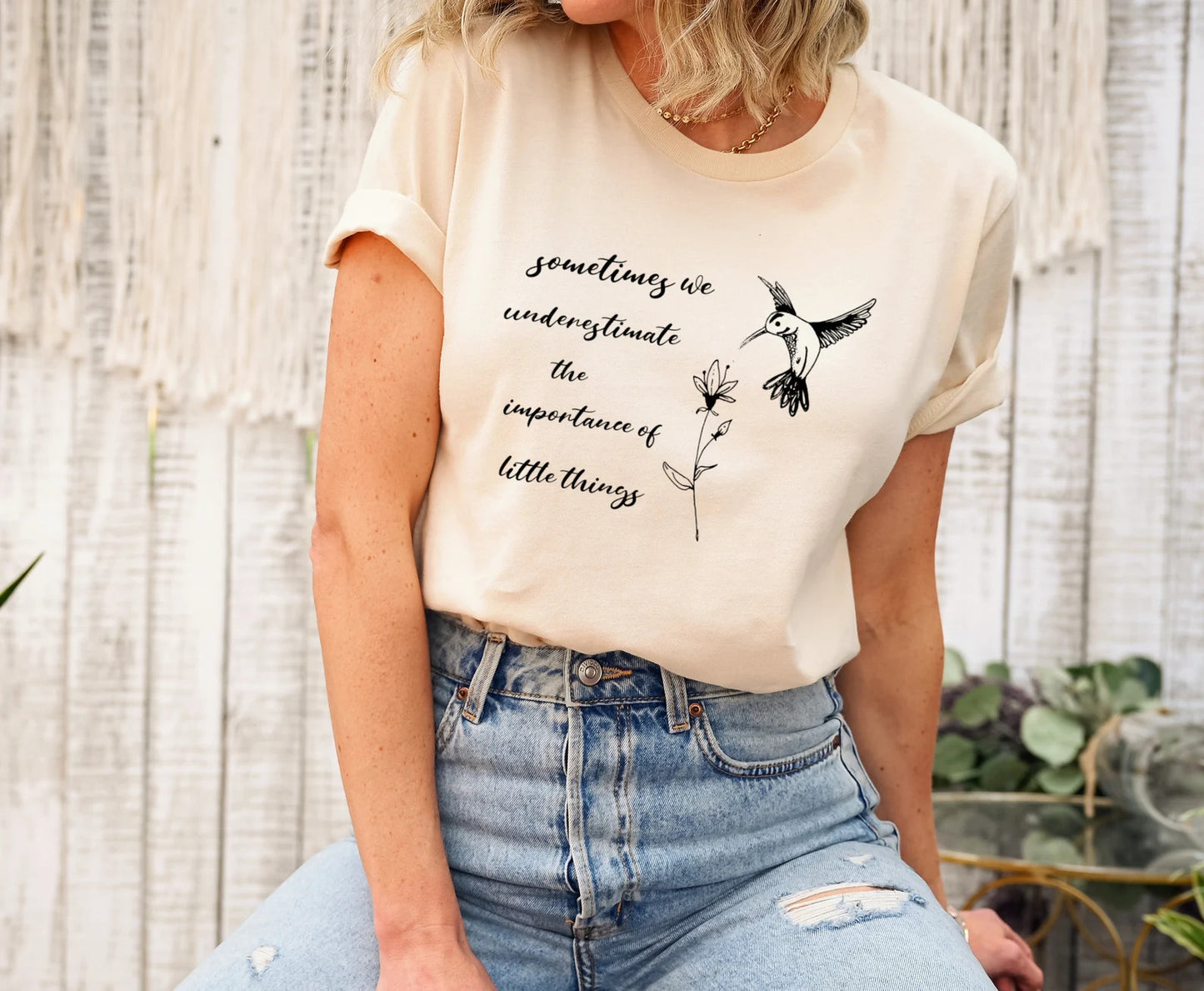 Chemise de colibri inspirante, t-shirt floral de colibri, cadeau d’amant de colibri pour elle, tee-shirt silhouette d’oiseau, t-shirts d’oiseaux