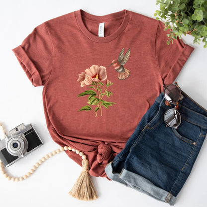 Chemise botanique Colibri| Tee-shirt Colibri vintage| Chemise d’amoureux des oiseaux| Tee-shirt amoureux des plantes| Cadeau pour elle| T-shirt cadeau d'anniversaire