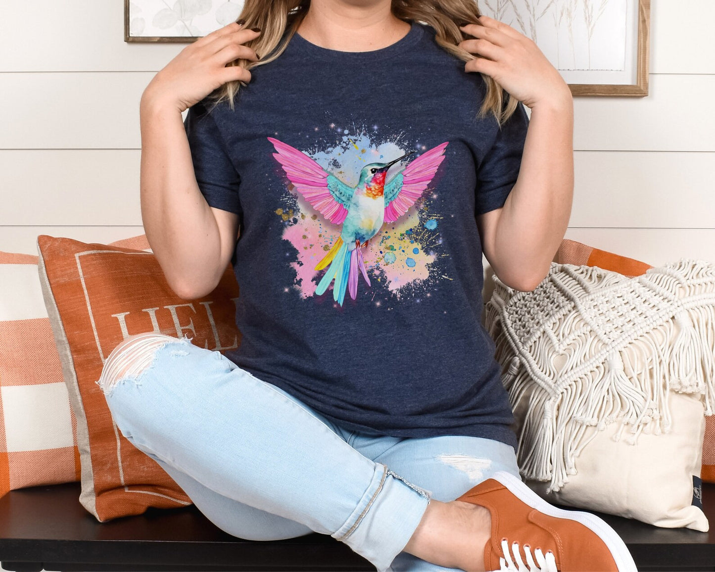 Bird Shirt, Bird Lover T-Shirt, Hummingbird Shirt, Gift for Her, Gift for Mom, Animal Lover, Cute Hummingbird Shirt, Watercolour Hummingbird