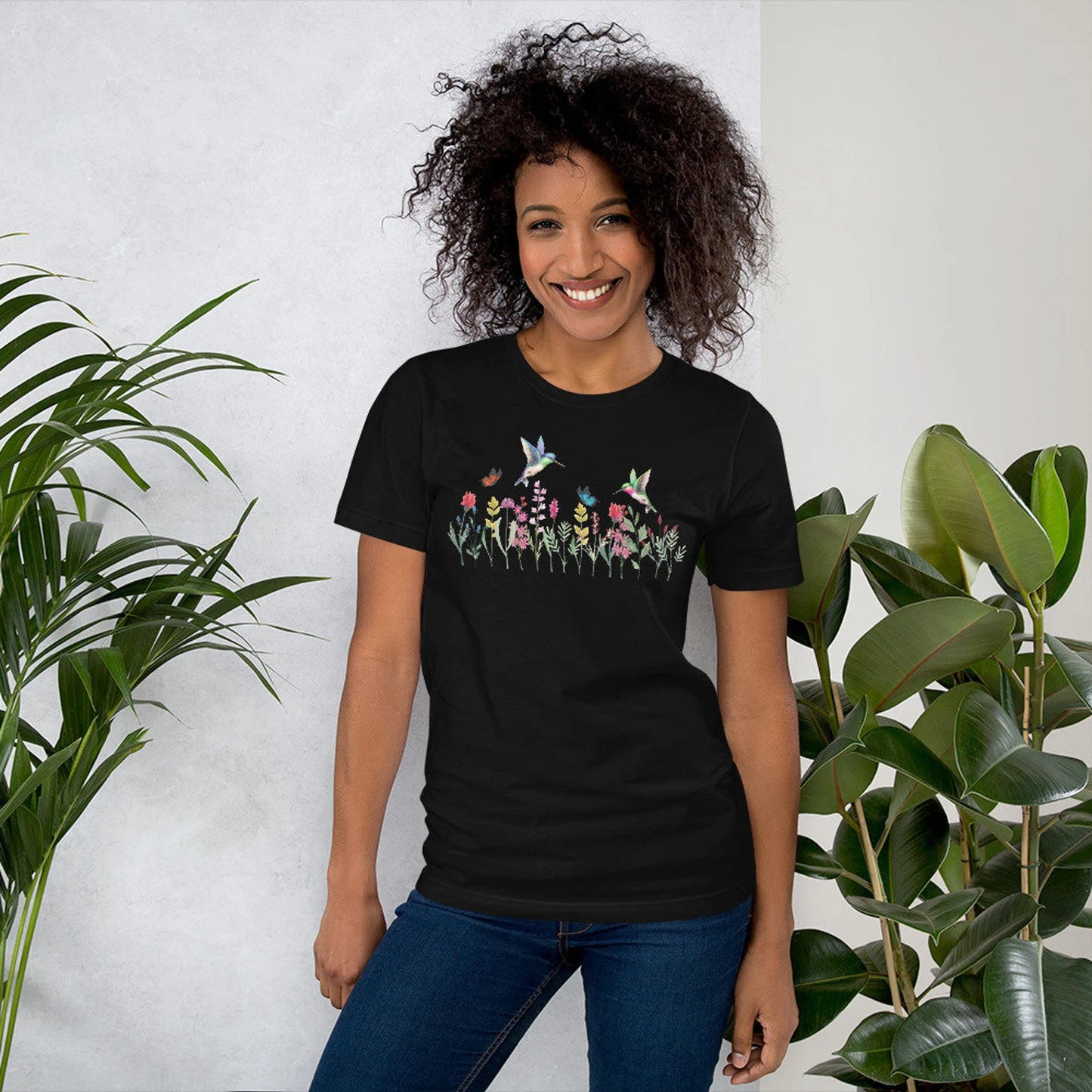 Damen Wildblumen Grafik T-Shirt, Pflanzenliebhaber Shirt, Wildblumen Shirt, Blumen Shirt, Kolibri Shirt,