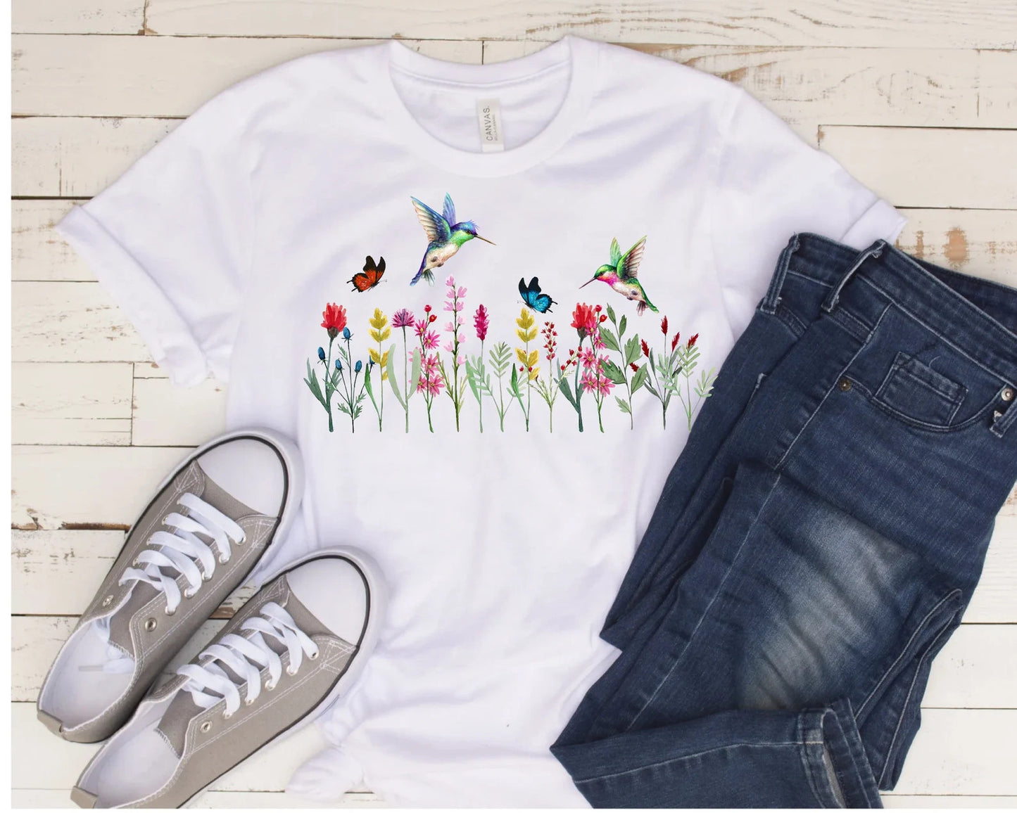 Damen Wildblumen Grafik T-Shirt, Pflanzenliebhaber Shirt, Wildblumen Shirt, Blumen Shirt, Kolibri Shirt,