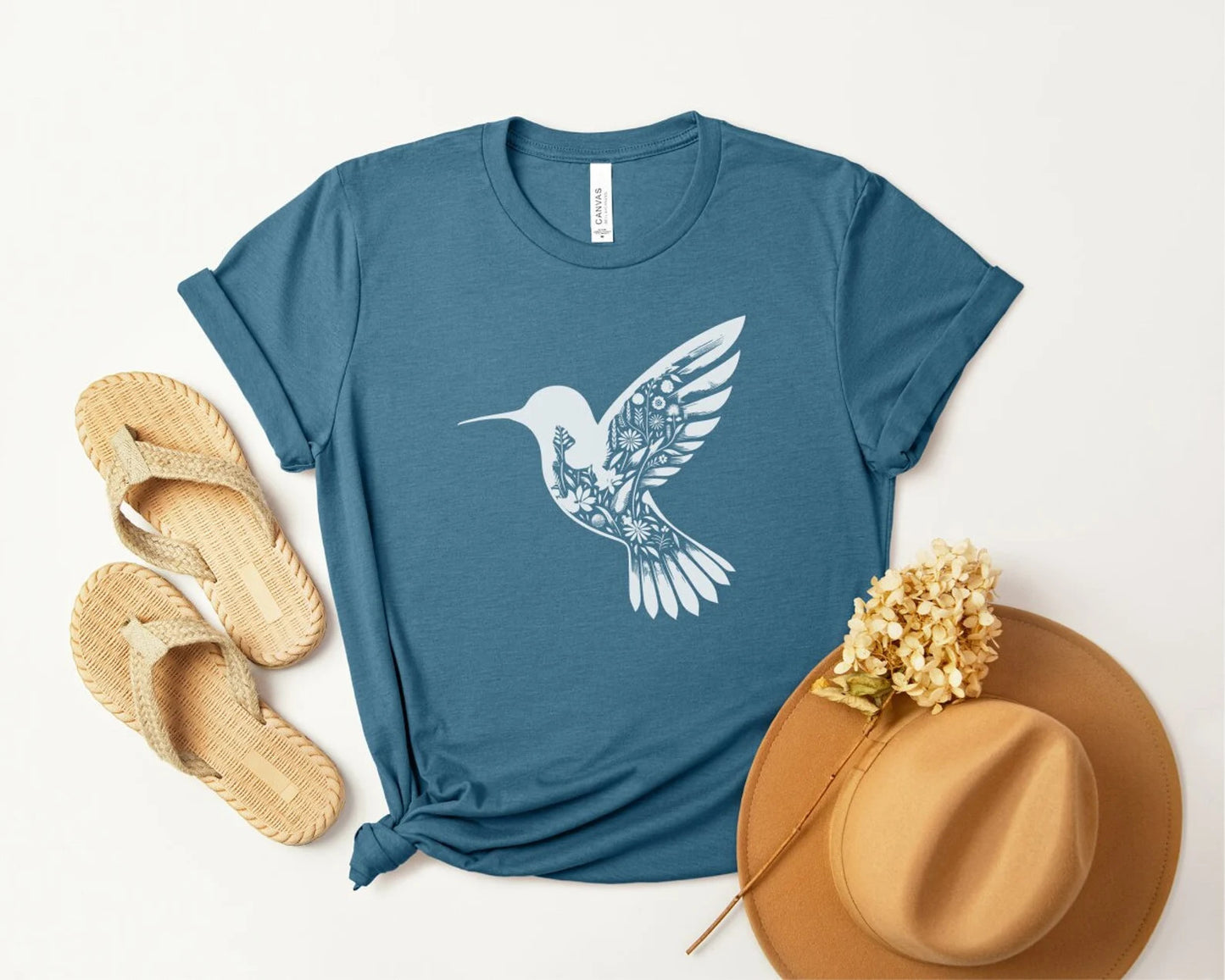 Chemise florale de colibri, tee-shirt de colibri de fleurs, chemise d’amoureux d’oiseau, tee-shirt d’amoureux d’animal, cadeau pour son cadeau d’anniversaire Tee chemise d’oiseau de fleurs sauvages