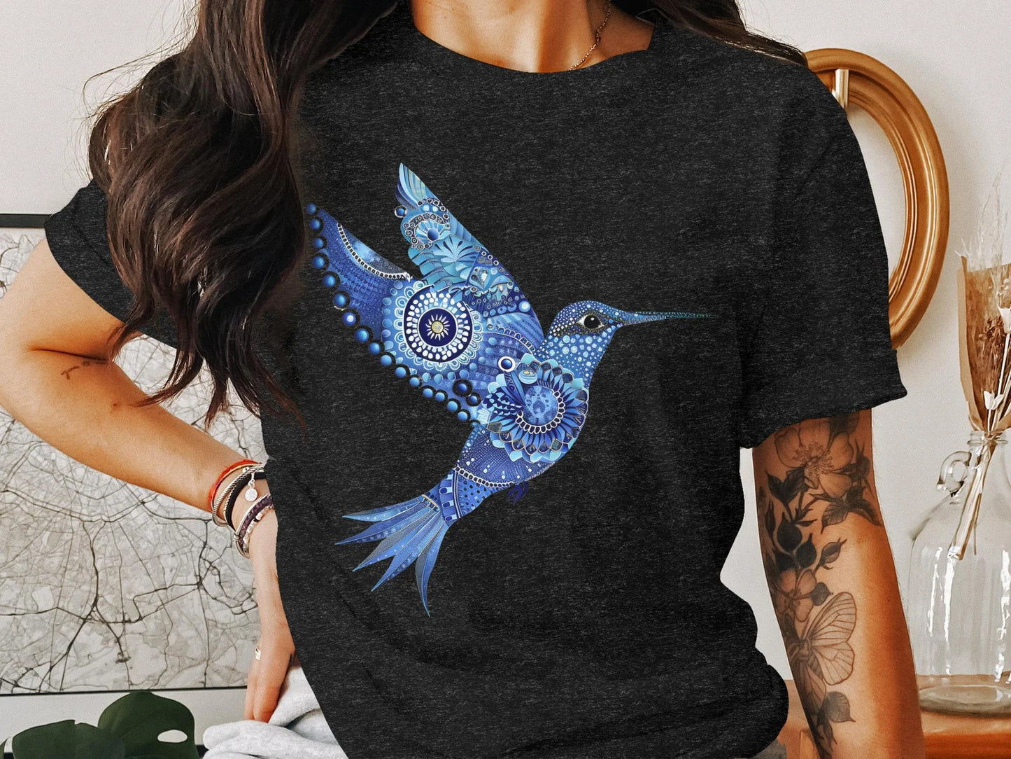 Blaues florales Kolibri-T-Shirt, kompliziertes Kolibri-Design im Mandala-Stil, Vogelliebhaber-Geschenk, trendig 3960 Kolibri