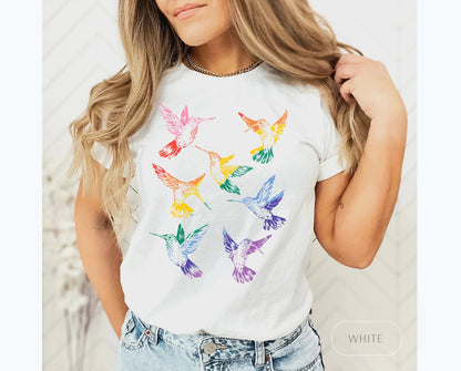 Chemise LGBTQ Colibri, TShirt Queer Bird Lover, Cadeau LGBTQ, T-shirt d’observation des oiseaux de la Gay Pride, T-shirt Rainbow Birdwatcher, Tee-shirt d’observation des oiseaux