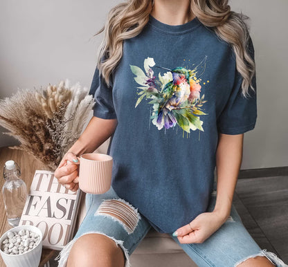 Chemise florale de colibri, tee-shirt Comfort Colors, tee-shirt amoureux des animaux, chemises d’oiseaux, tee-shirt tendance, cadeau pour elle, chemise d’amoureux des oiseaux, oiseaux de printemps