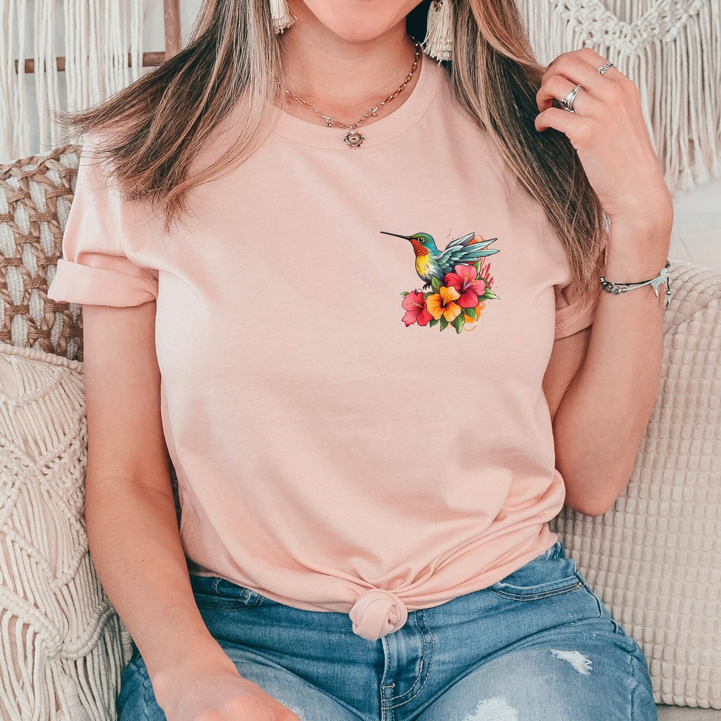 Chemises d’oiseaux, T-shirt floral colibri, tee-shirt amoureux de la nature, t-shirt amoureux des oiseaux, printemps, fleur d’hibiscus, cadeau pour elle, tropical, simple, mignon